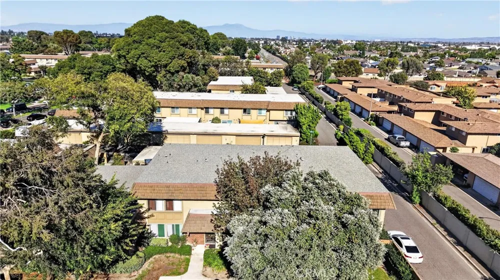 18261 Arches Court Fountain Valley, CA 92708