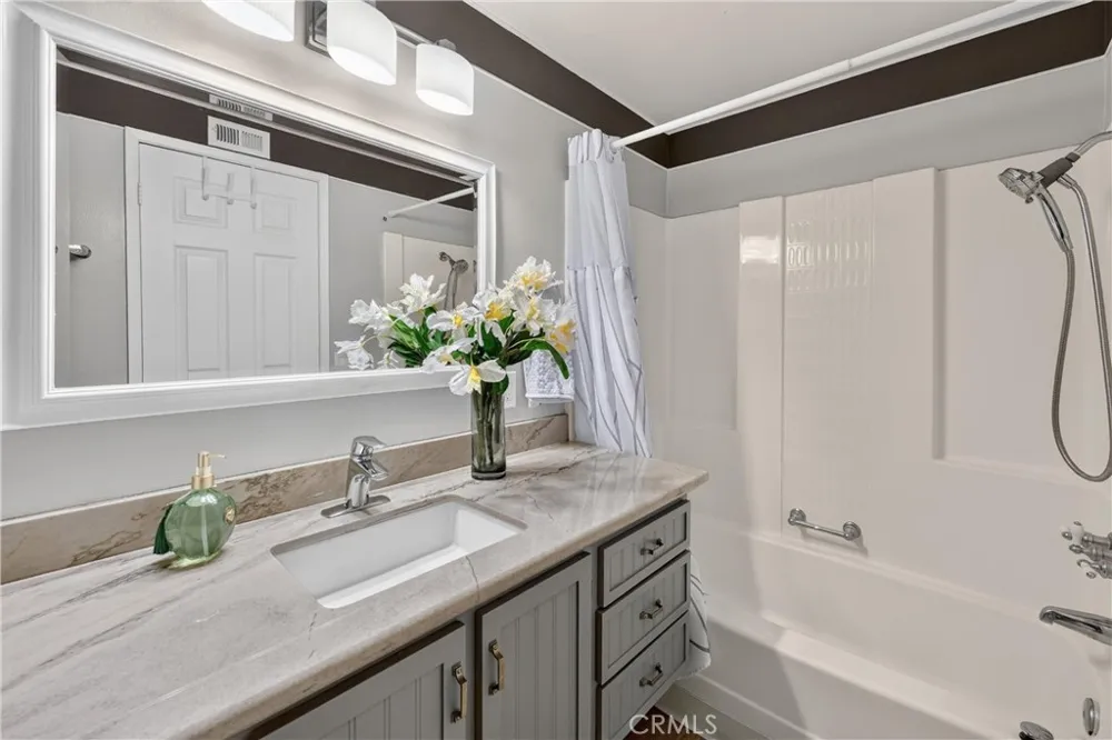 18261 Arches Court Fountain Valley, CA 92708
