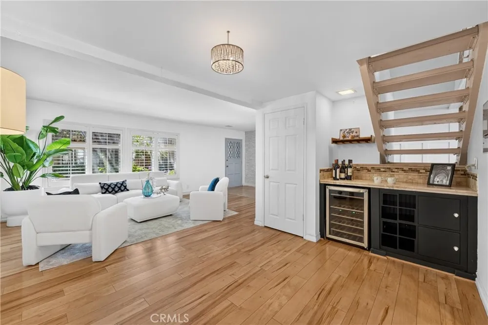18261 Arches Court Fountain Valley, CA 92708