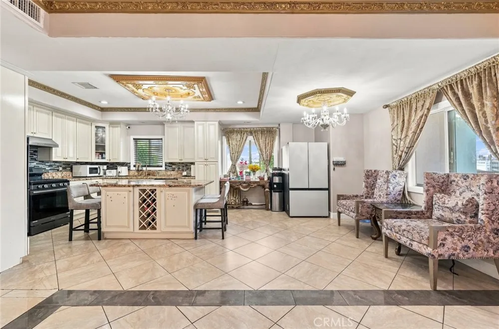 12122 207th Lakewood, CA 90715