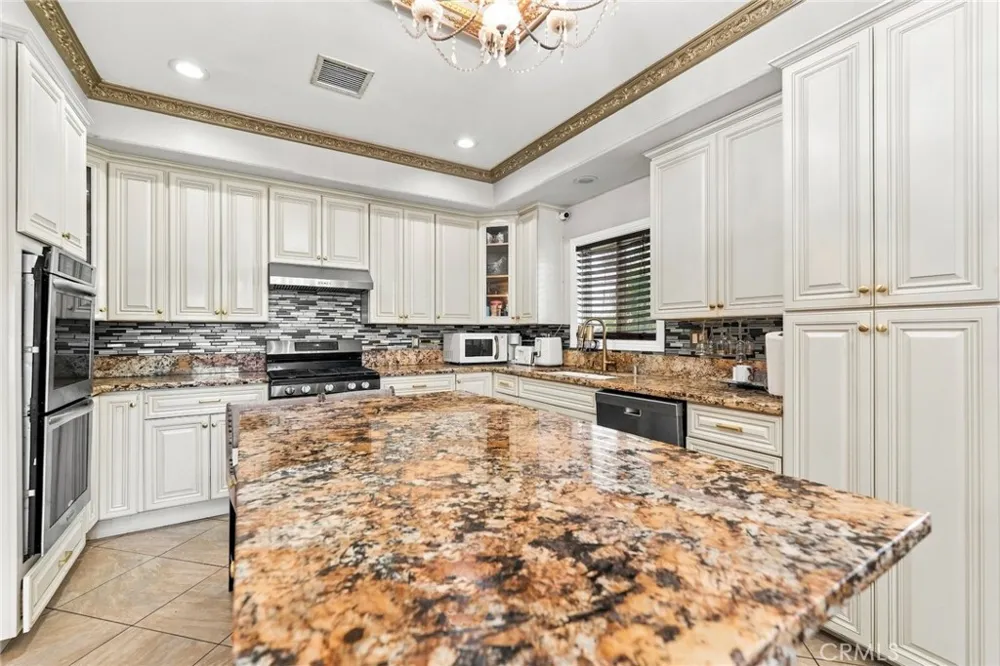 12122 207th Lakewood, CA 90715