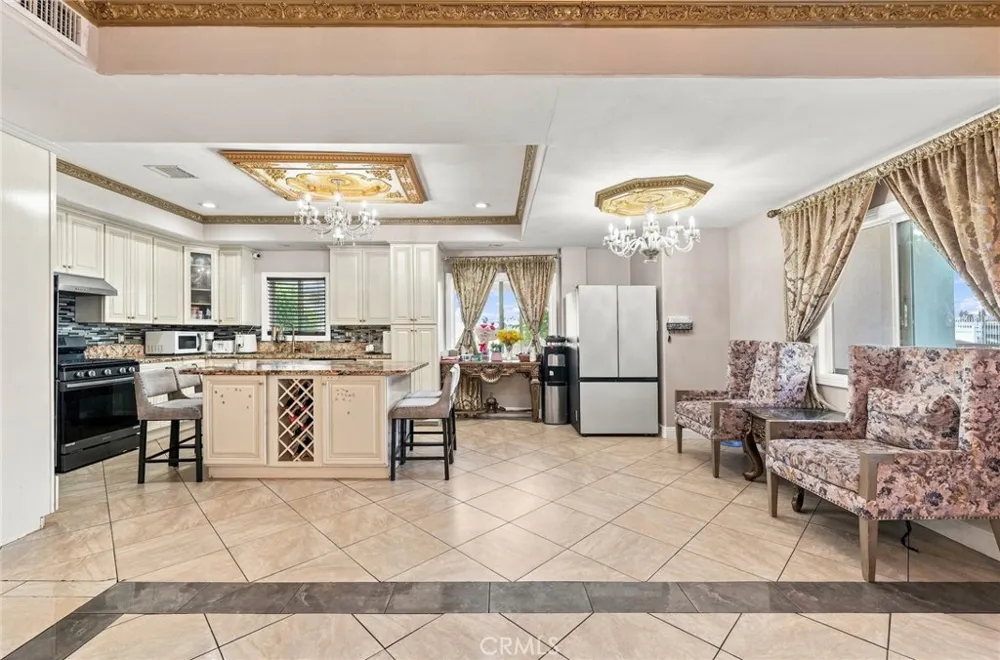 12122 207th Lakewood, CA 90715