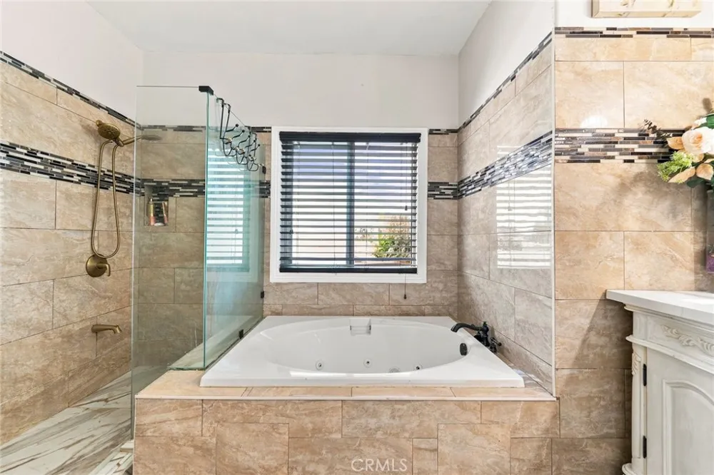 12122 207th Lakewood, CA 90715