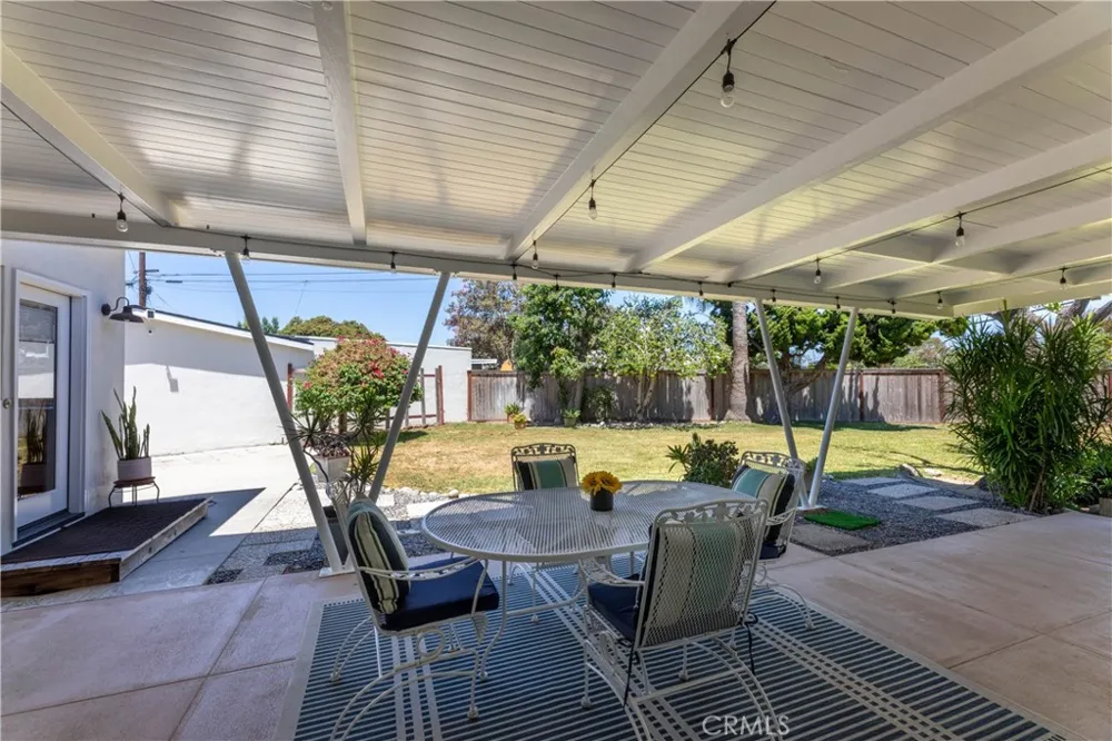 6551 E. Bacarro Long Beach, CA 90815