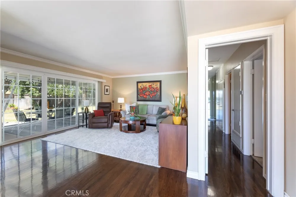 6551 E. Bacarro Long Beach, CA 90815