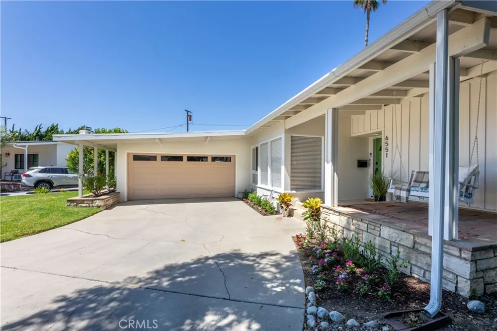 6551 E. Bacarro Long Beach, CA 90815