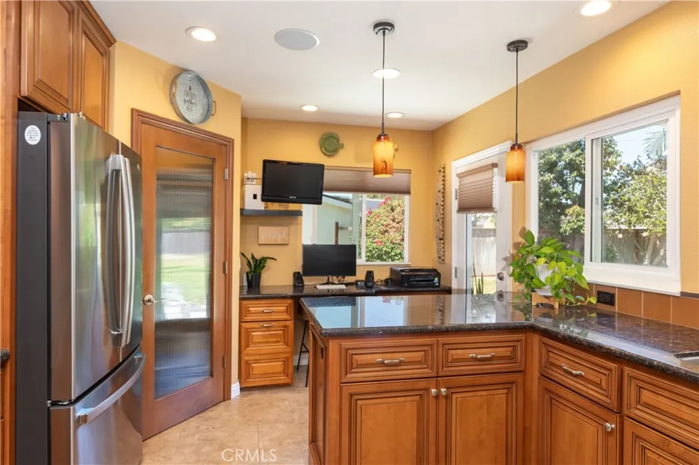6551 E. Bacarro Long Beach, CA 90815