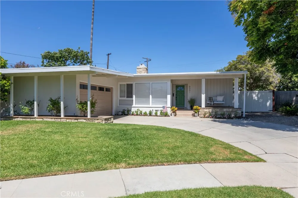 6551 E. Bacarro Long Beach, CA 90815