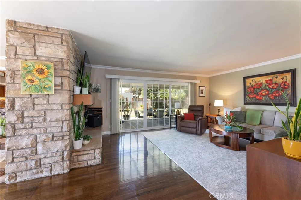 6551 E. Bacarro Long Beach, CA 90815