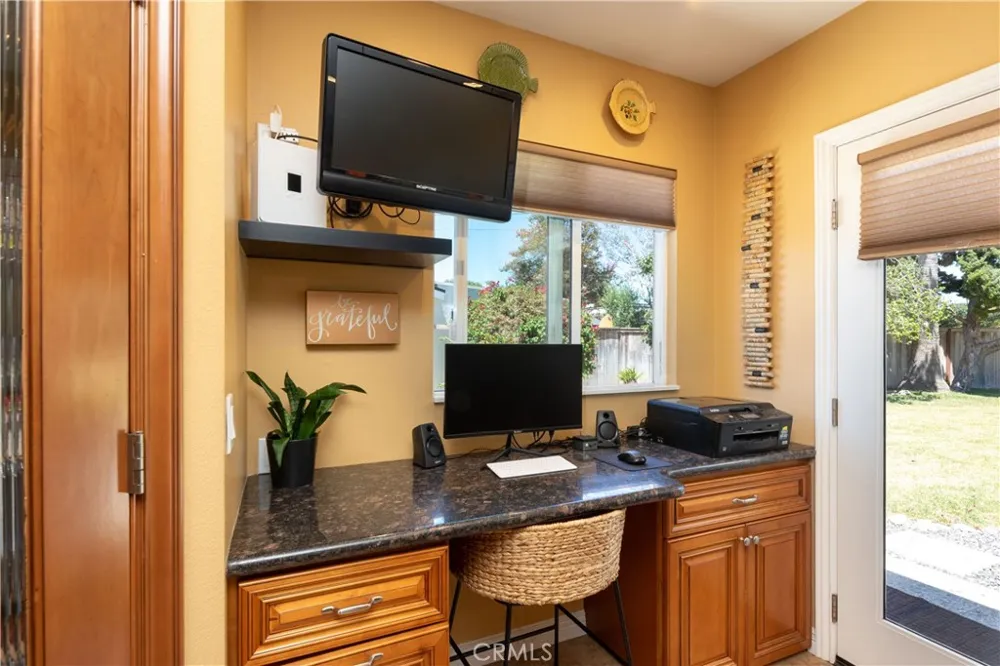6551 E. Bacarro Long Beach, CA 90815