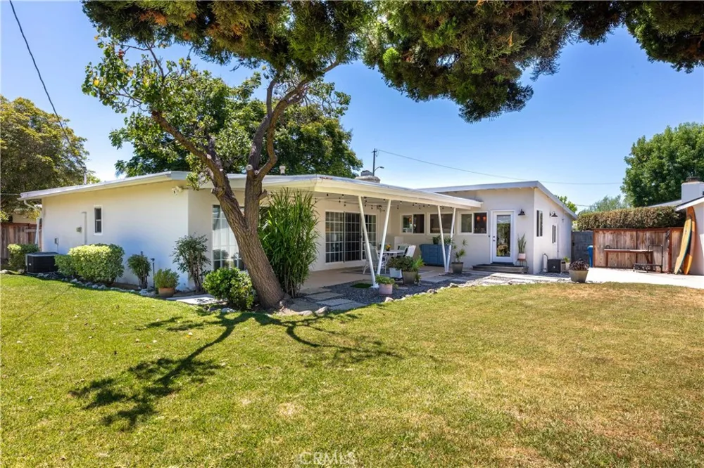 6551 E. Bacarro Long Beach, CA 90815