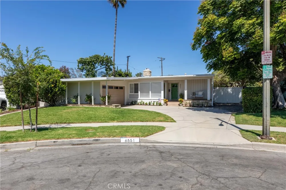 6551 E. Bacarro Long Beach, CA 90815