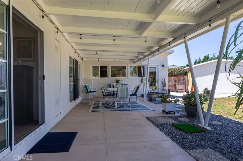 6551 E. Bacarro Long Beach, CA 90815