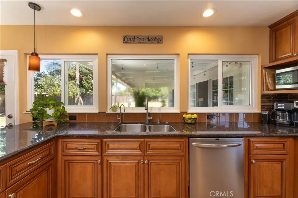 6551 E. Bacarro Long Beach, CA 90815