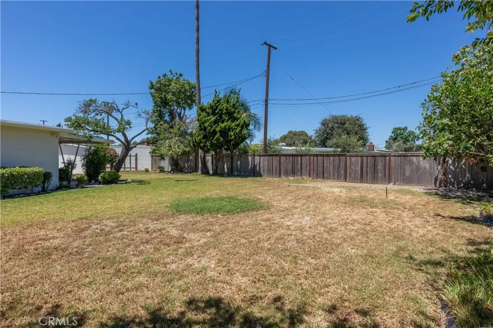 6551 E. Bacarro Long Beach, CA 90815