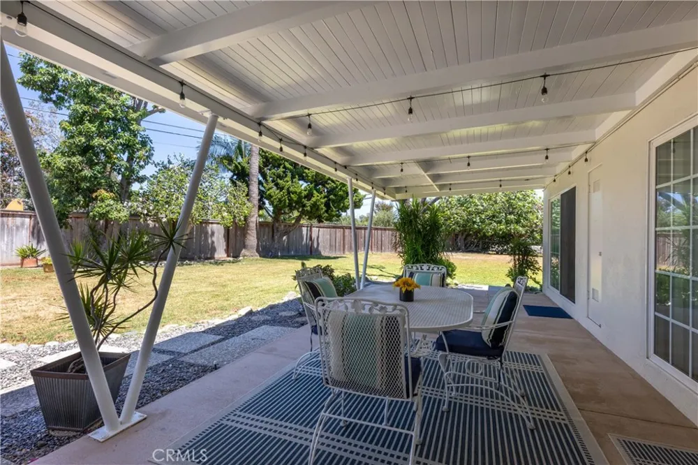 6551 E. Bacarro Long Beach, CA 90815