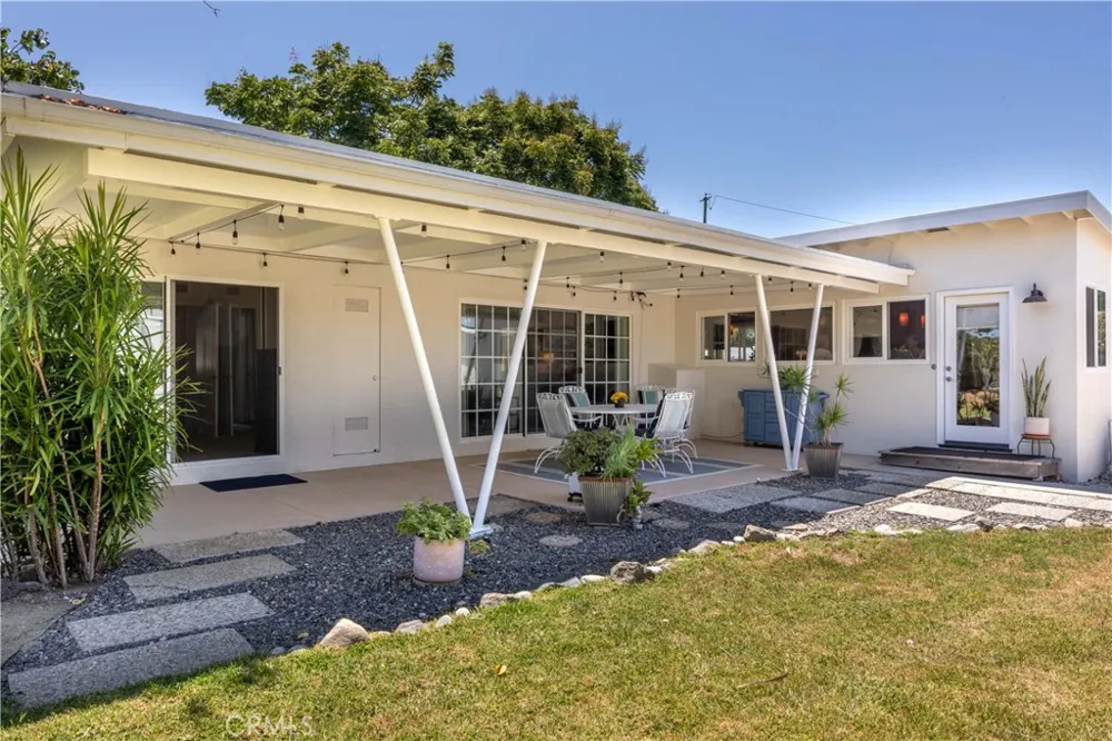 6551 E. Bacarro Long Beach, CA 90815