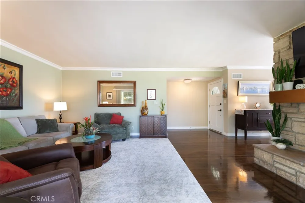6551 E. Bacarro Long Beach, CA 90815