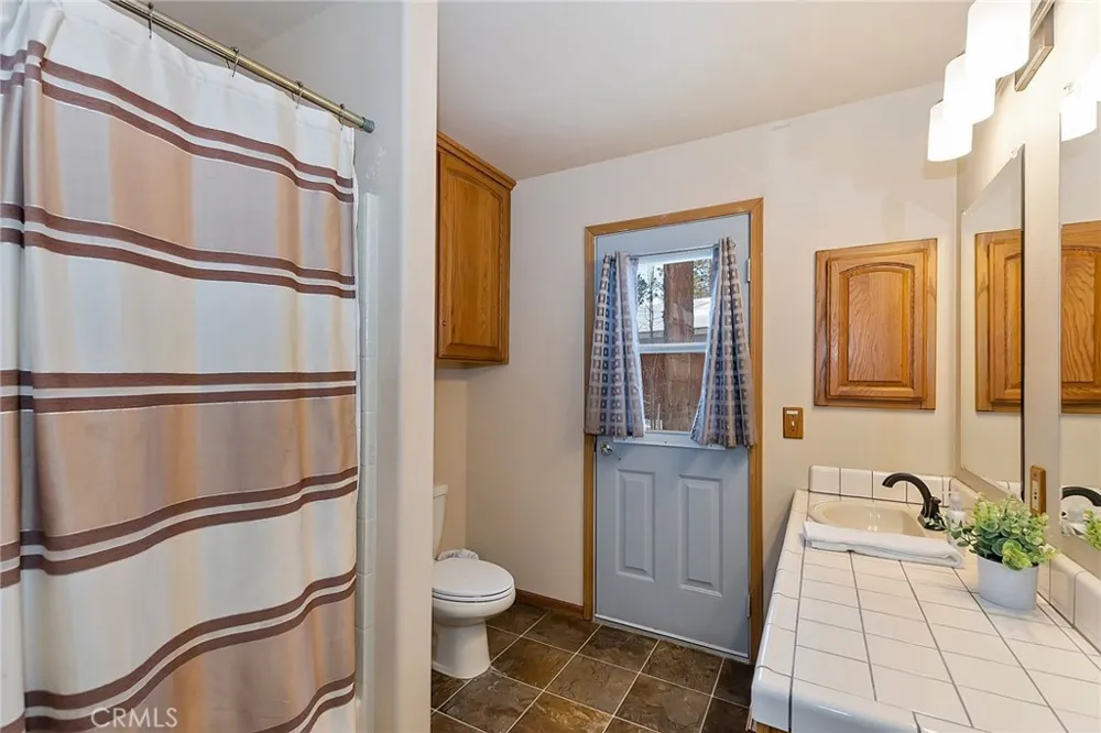 480 Crystal Lake Big Bear Lake, CA 92315
