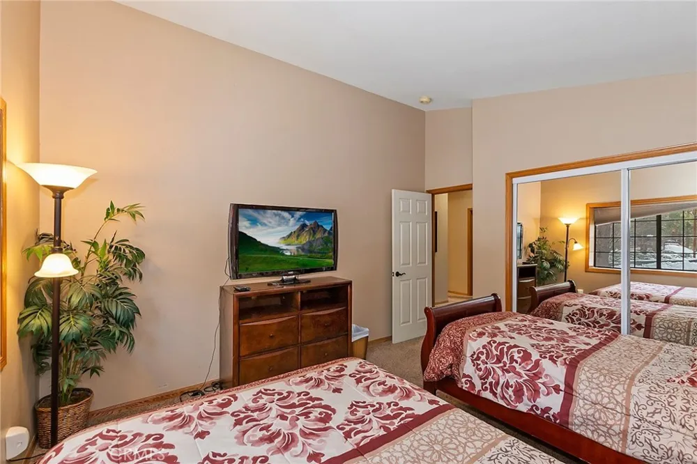 480 Crystal Lake Big Bear Lake, CA 92315