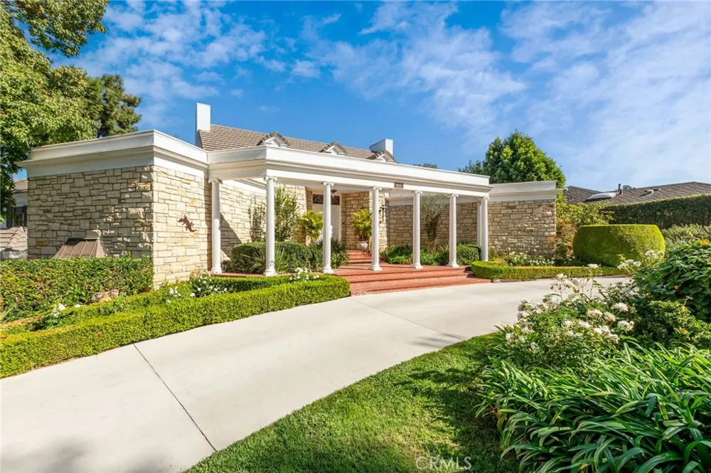 4641 Virginia Road Long Beach, CA 90807