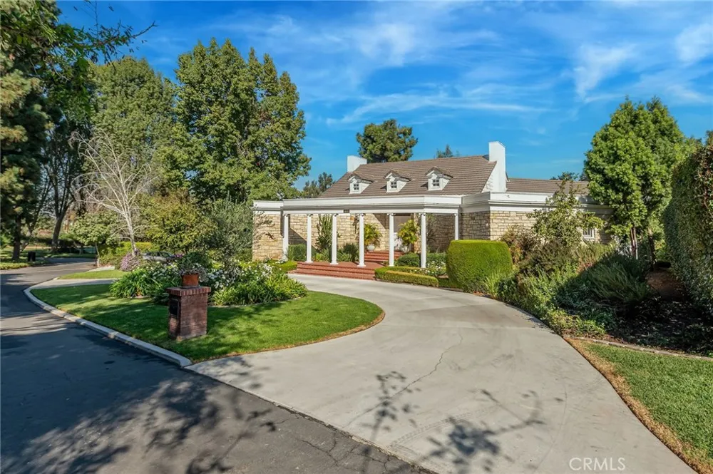 4641 Virginia Road Long Beach, CA 90807