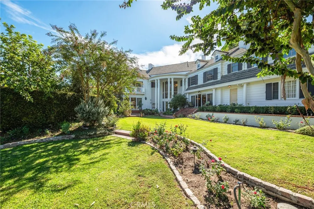 4641 Virginia Road Long Beach, CA 90807