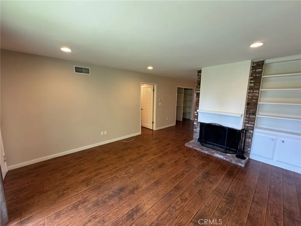 1225 E 1st Tustin, CA 92780