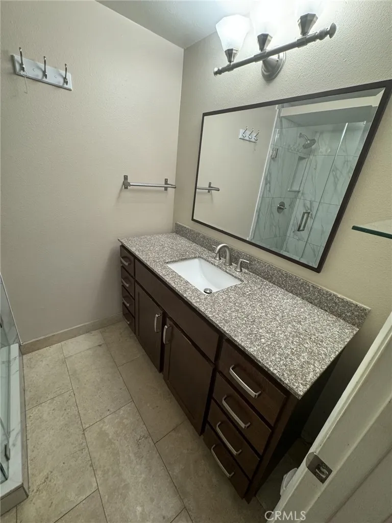 1225 E 1st Tustin, CA 92780