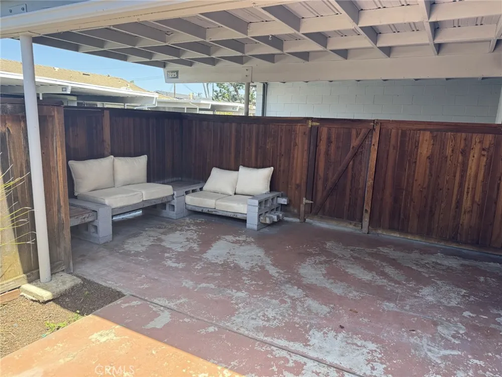 1225 E 1st Tustin, CA 92780