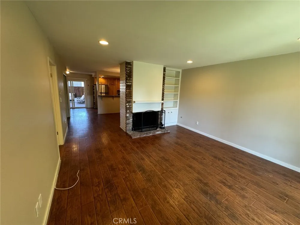 1225 E 1st Tustin, CA 92780