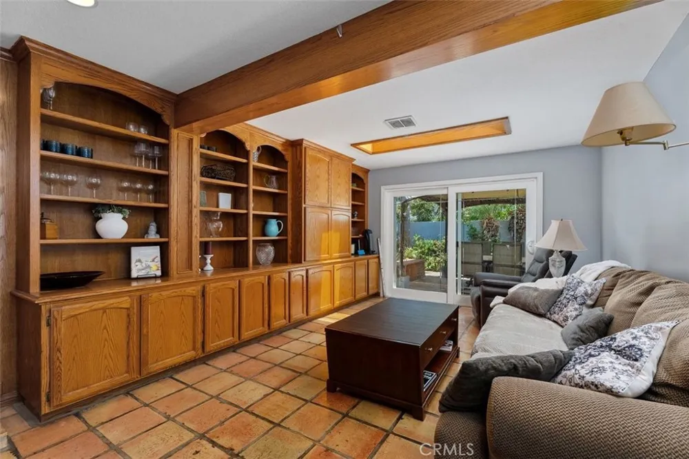 8058 E Woodsboro Avenue Anaheim Hills, CA 92807