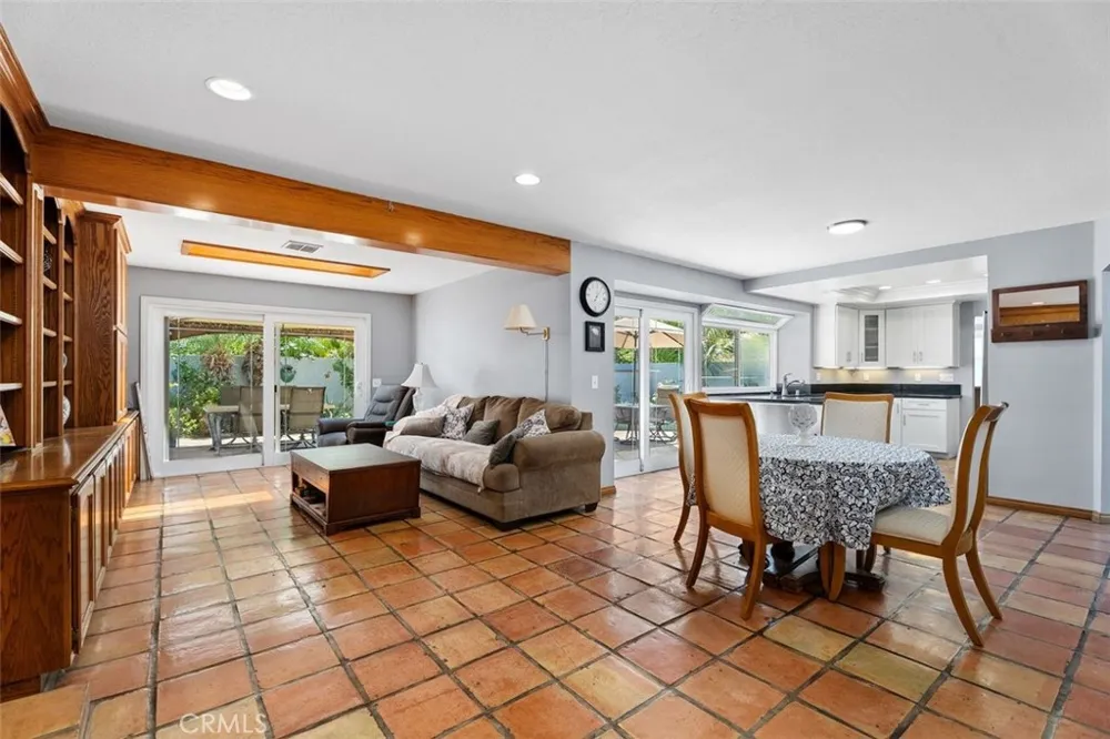 8058 E Woodsboro Avenue Anaheim Hills, CA 92807