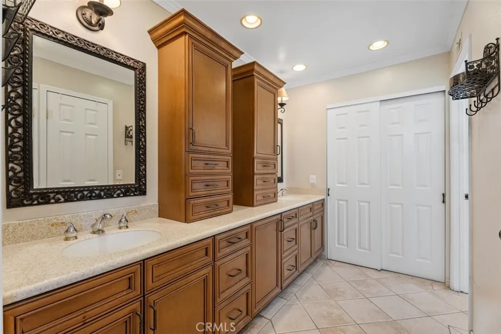 8058 E Woodsboro Avenue Anaheim Hills, CA 92807