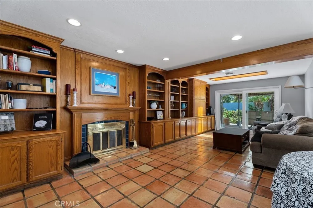 8058 E Woodsboro Avenue Anaheim Hills, CA 92807