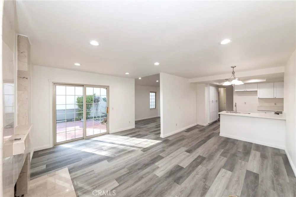 2518 Greenwich Drive Fullerton, CA 92833