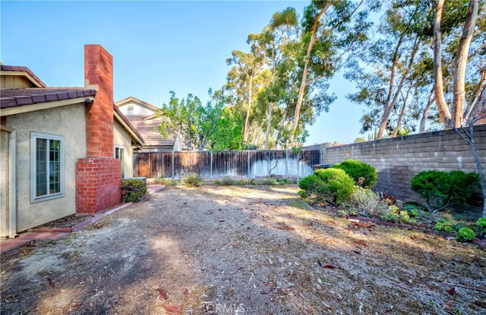 2518 Greenwich Drive Fullerton, CA 92833