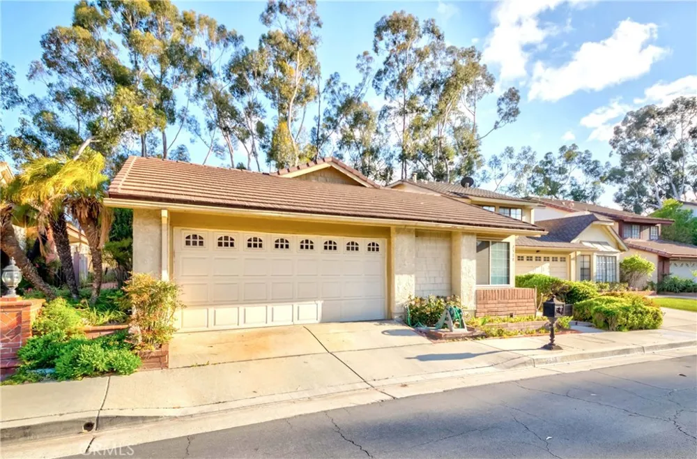 2518 Greenwich Drive Fullerton, CA 92833