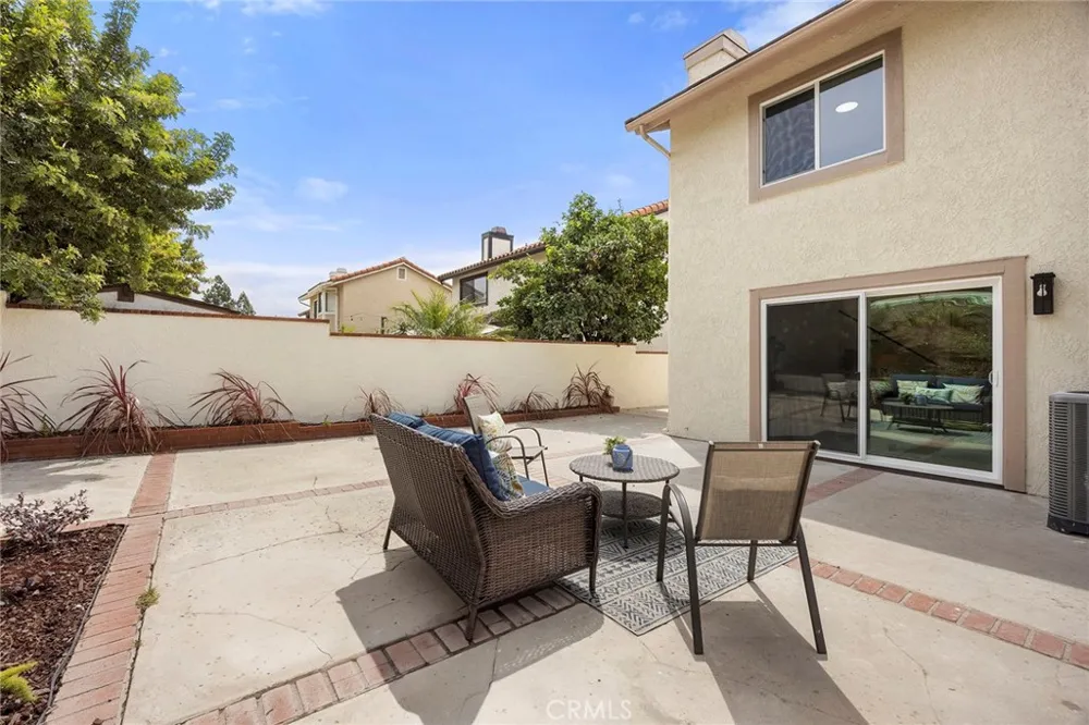 20435 Via La Mancha Yorba Linda, CA 92886