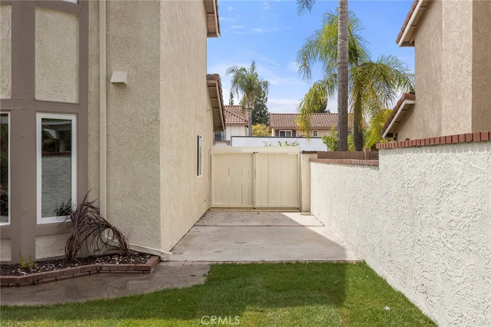 20435 Via La Mancha Yorba Linda, CA 92886