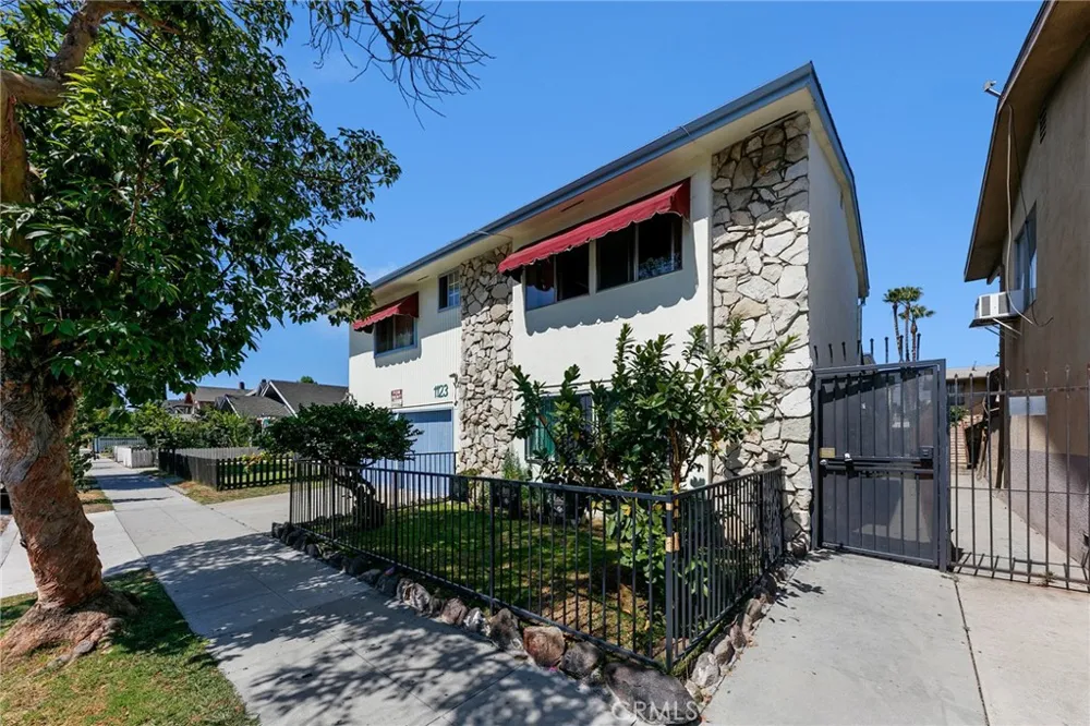 1123 Cedar Long Beach, CA 90813