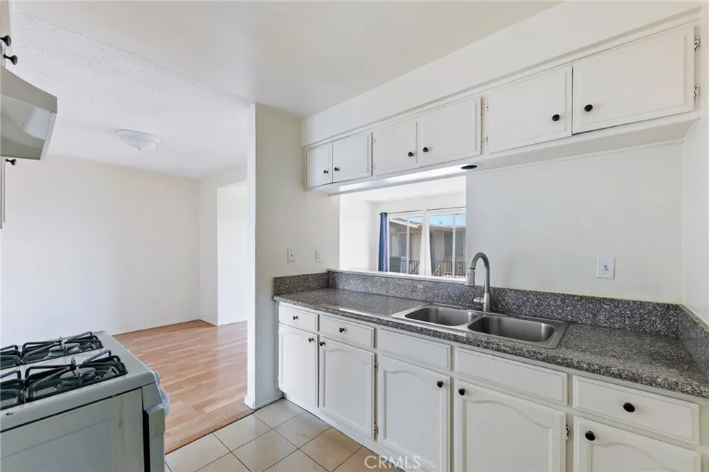 1123 Cedar Long Beach, CA 90813