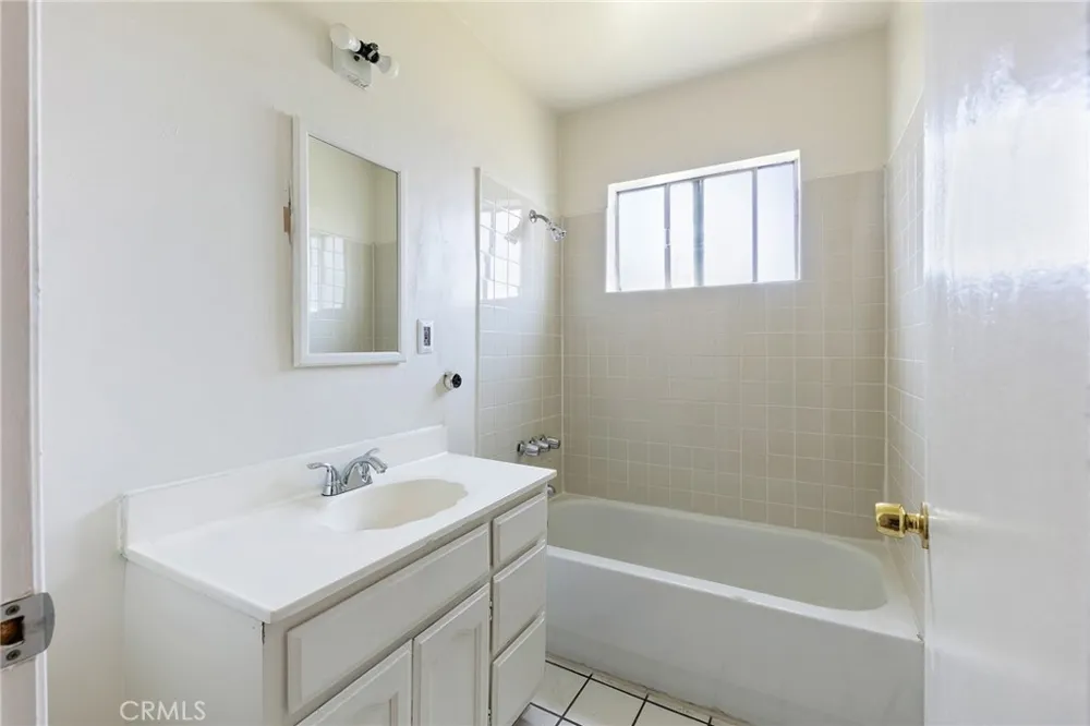1123 Cedar Long Beach, CA 90813