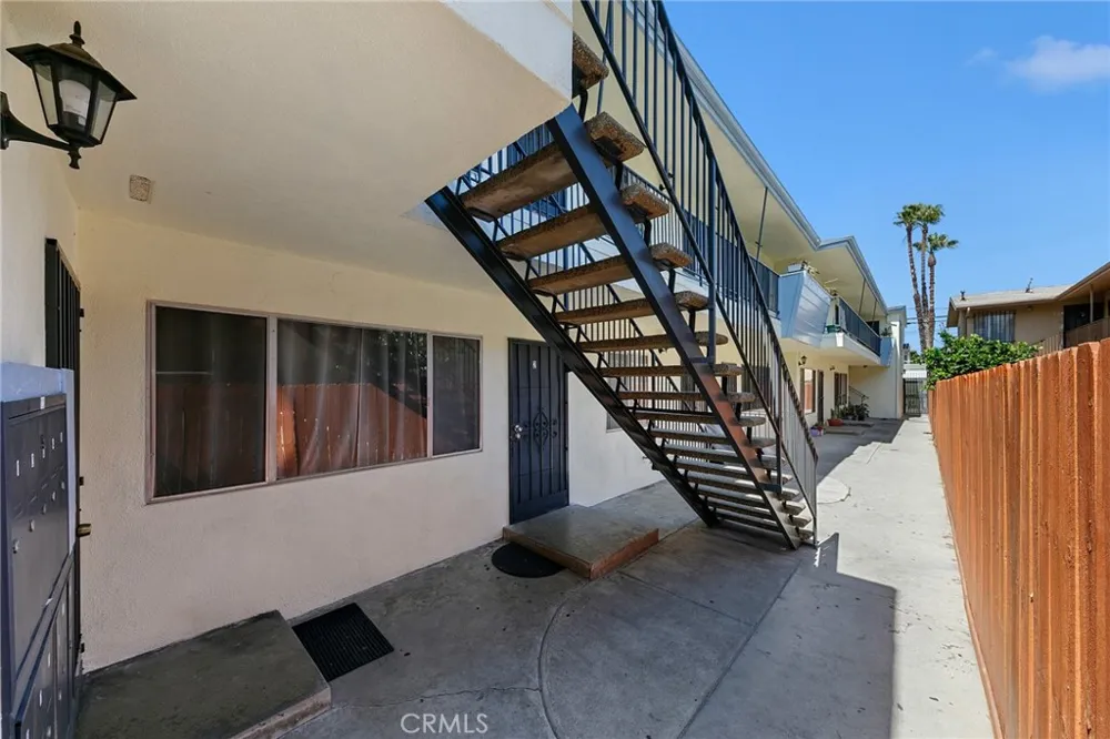 1123 Cedar Long Beach, CA 90813