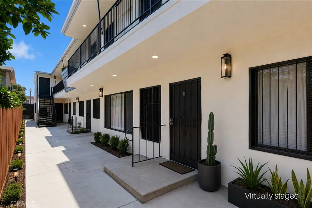1123 Cedar Long Beach, CA 90813