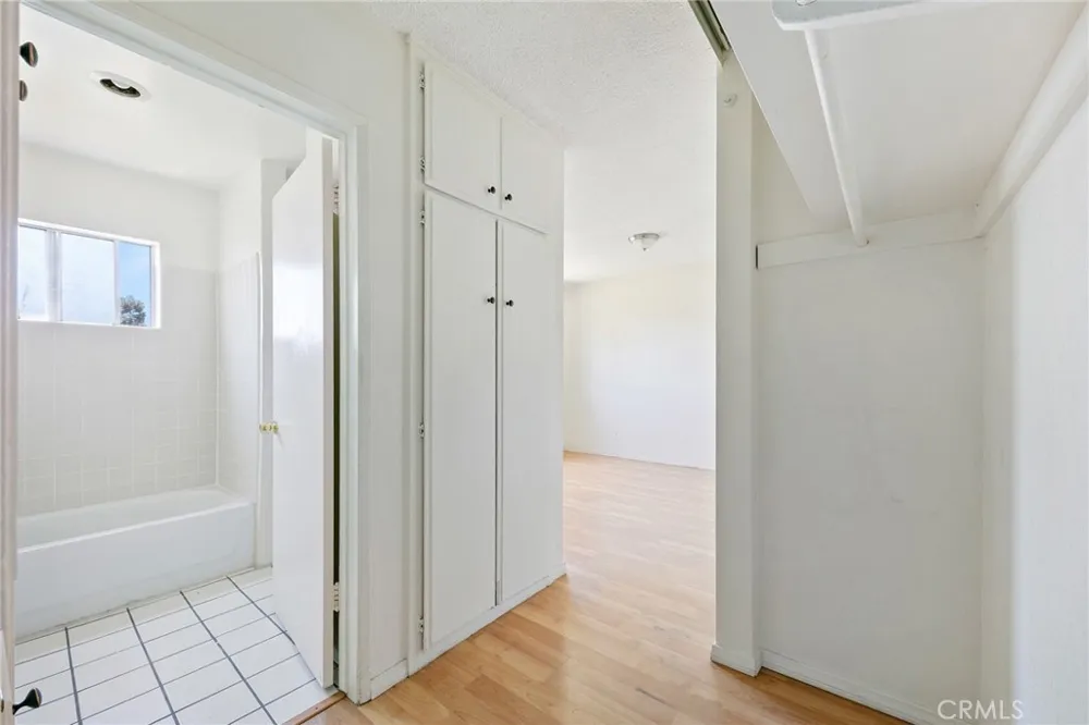 1123 Cedar Long Beach, CA 90813