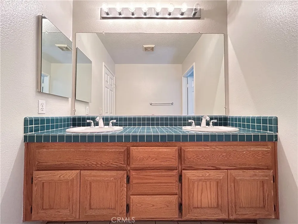 8132 E Hillsdale Orange, CA 92869