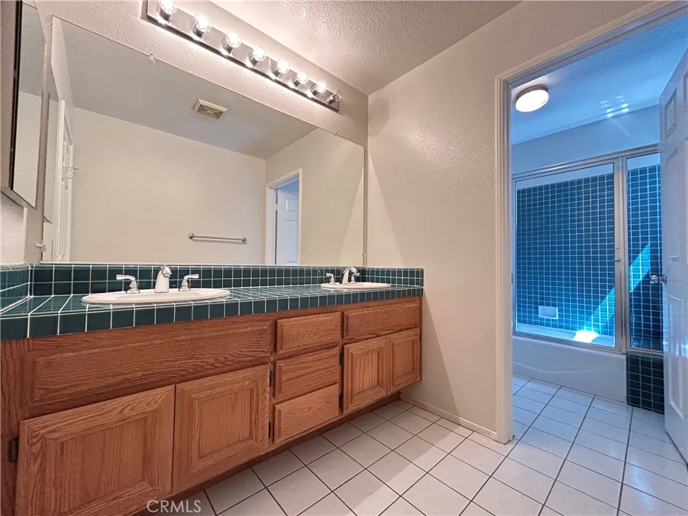 8132 E Hillsdale Orange, CA 92869