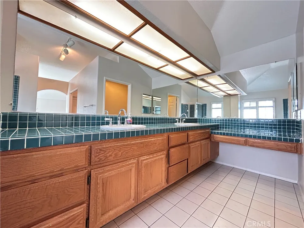 8132 E Hillsdale Orange, CA 92869