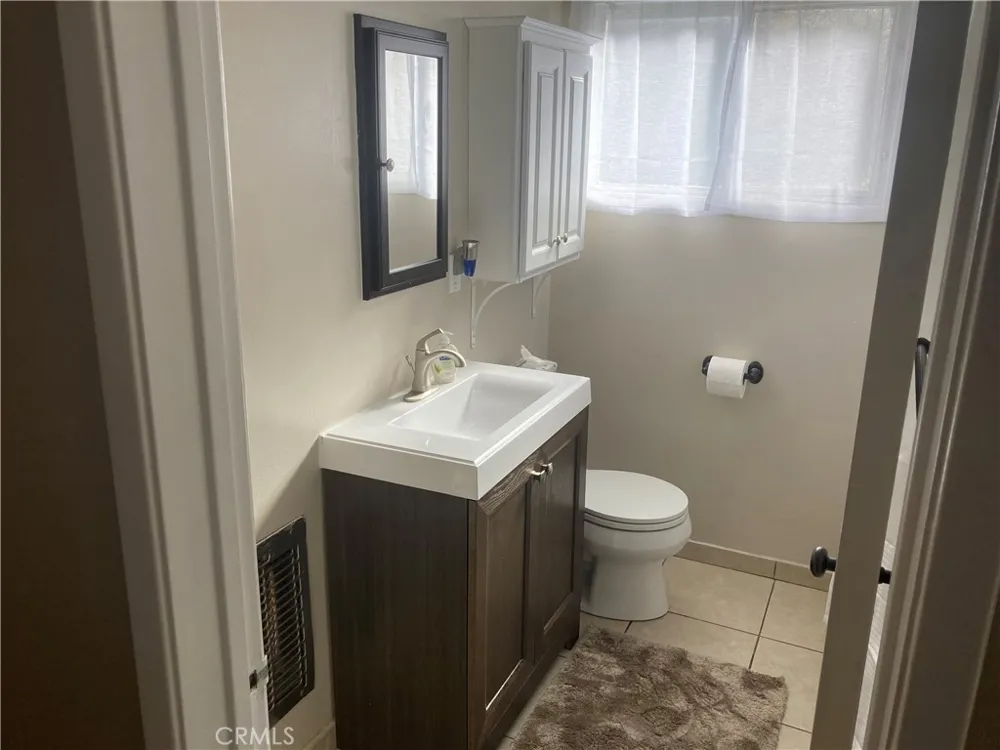 4436 Johanna Lakewood, CA 90713